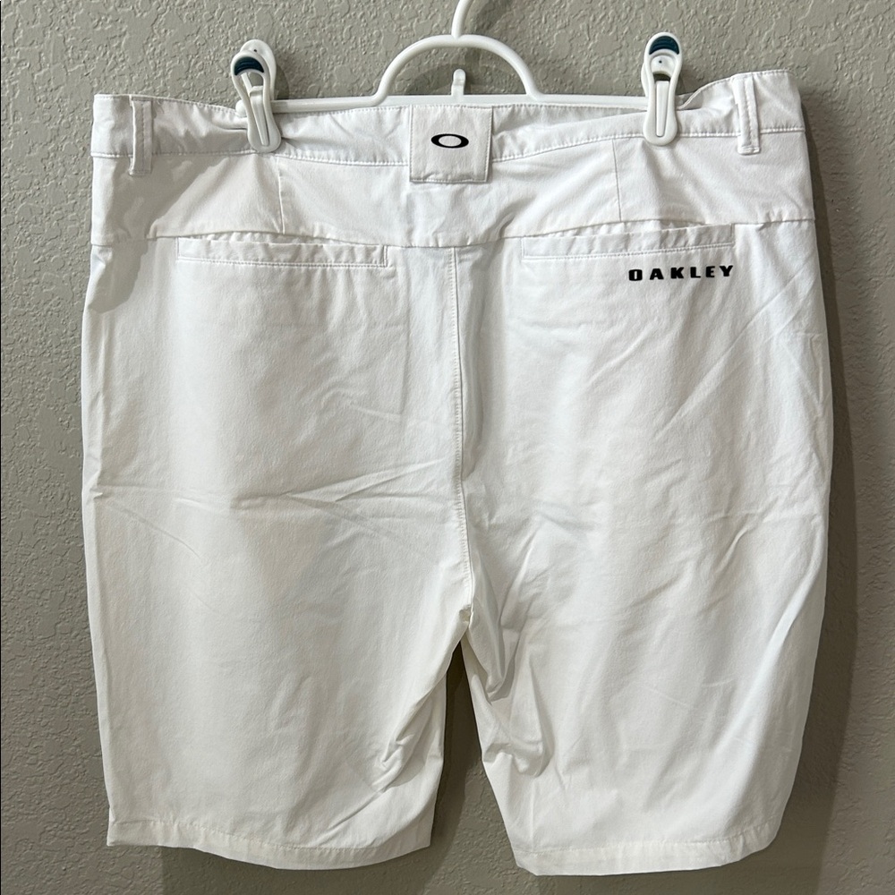 Oakley White Flat Front Men's Shorts